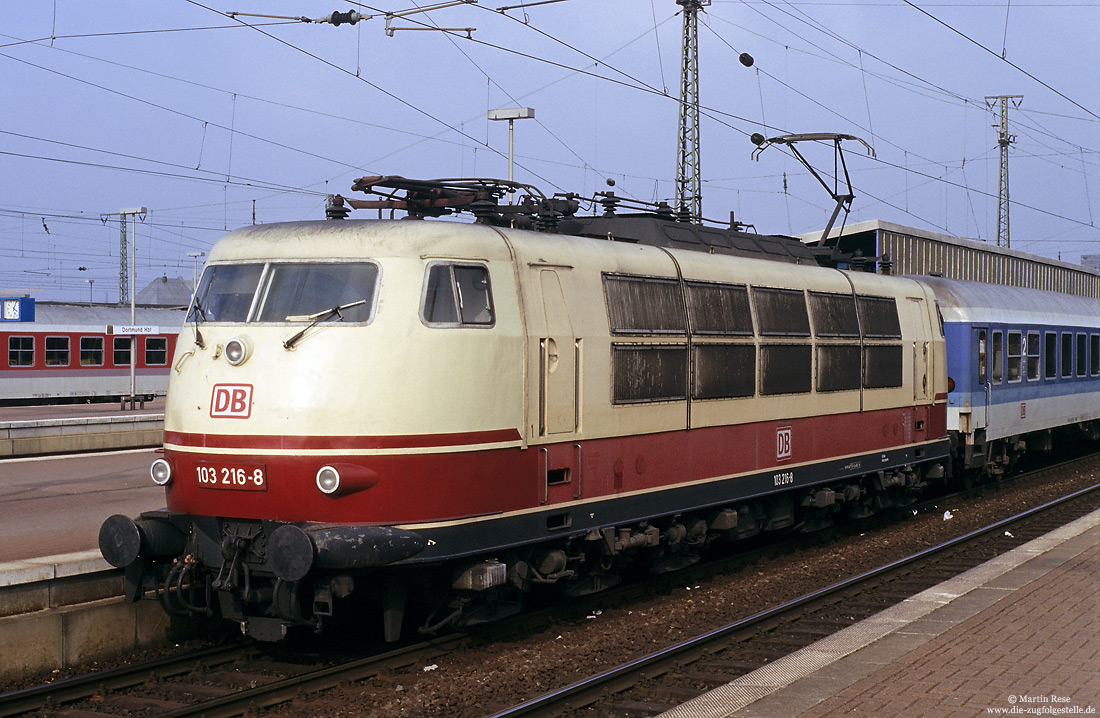 erste lange 103 mit großem Führerstand 103 216 in Dortmund Hbf 