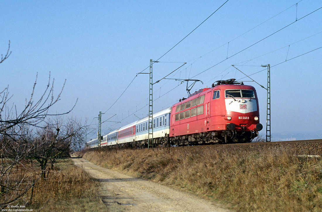 103 240 mit IR2215 Odenwald bei Gau Algesheim