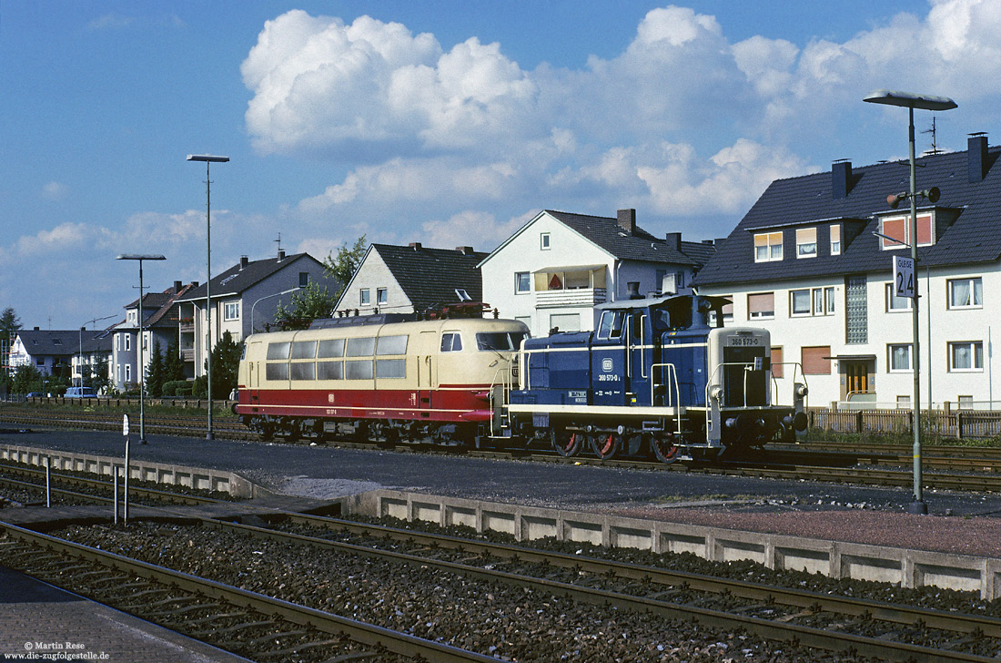 360 573 und 103 137 anlässlich des Jubiläums 75 Jahre Aw Paderborn im Bahnhof Paderborn Nord