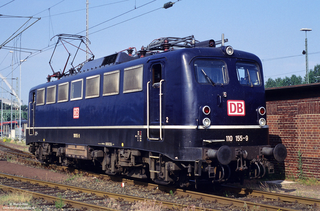 110 155 in blau mit rotem DB-Keks in Köln Deutzerfeld