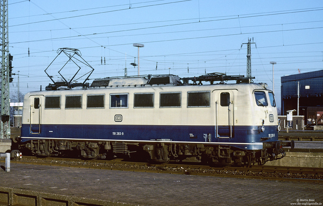 110 283 in ozeanblau beige in Hamm vor dem Umbau zur 139 283