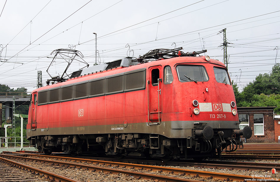 113 267, ex 112 267 in verkehrsrot im Bw Köln Bbf