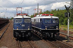 110 228 als E10 228 der IG Einheitslokomotiven neben E10 348 in Koblenz Lützel