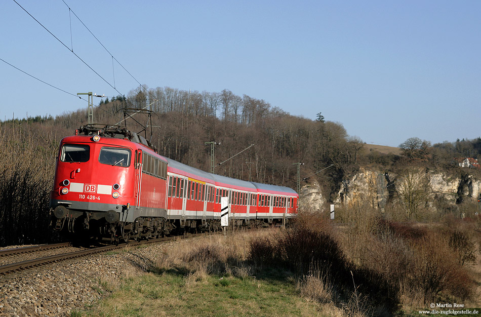 110 426 mit RB37164 auf der KBS995 bei Harburg Schwaben