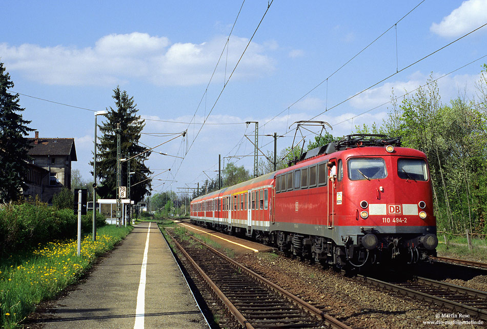 110 494 ex 112 494 im Bahnhof Goldshöfe