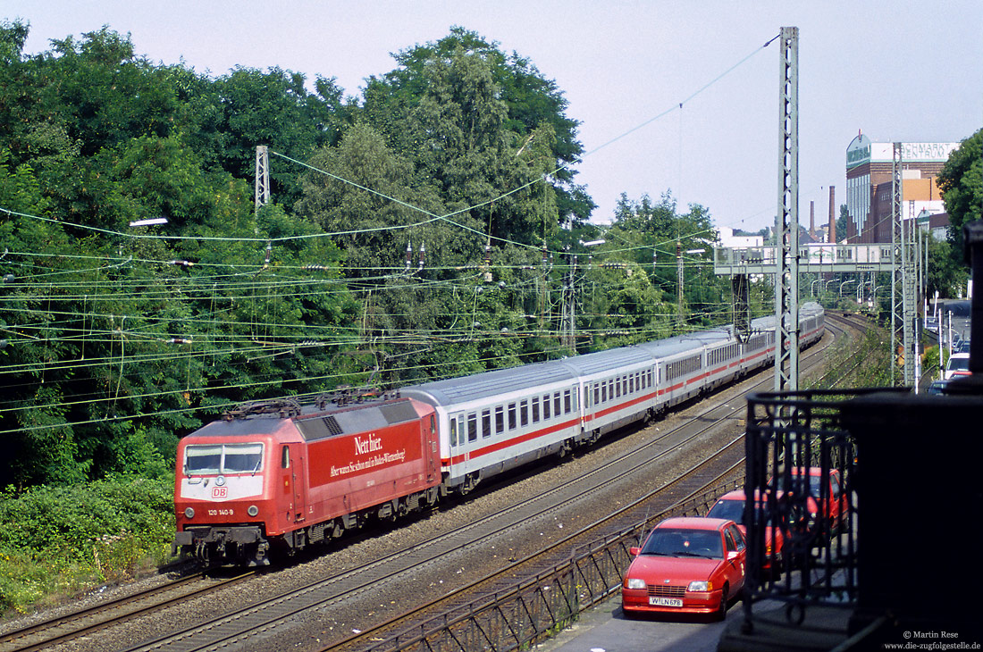 120 140 mit Aufkleber Nett hier! Aber waren Sie schon mal in Baden-Württemberg? mit Intercity 529 bei Wuppertal Hbf