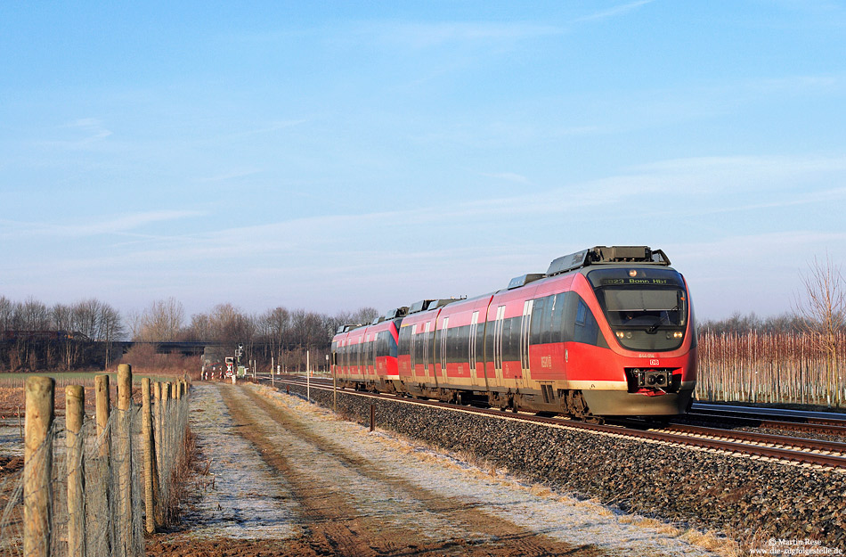 644 014 auf der Voreifelbahn zwischen Rheinbach und Meckenheim