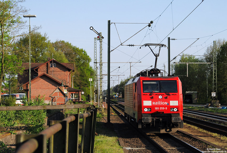 189 059 bei der Durchfahrt in Leschede. 6.5.2008