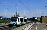 Auch nachdem die VT643 bei der PEG im planmäßigen Einsatz waren, mussten immer wieder Fremdfahrzeuge aushelfen. Im Juli kam auf der RB36 ein Regiosprinter der Vogtlandbahn zum Einsatz. Am 18.7.2006 habe ich den VT39 als PEG95680 in Oberhausen Hbf fotografiert.