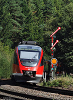 644 542 auf der Eifelstrecke bei Netterskeim mit Form-Einfahrsignal