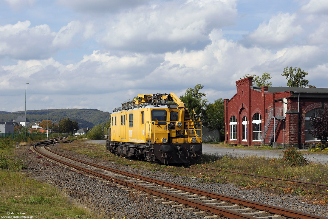 705 001 im Bahnhof Mayen Ost auf der Pellenz-Eifel-Bahn