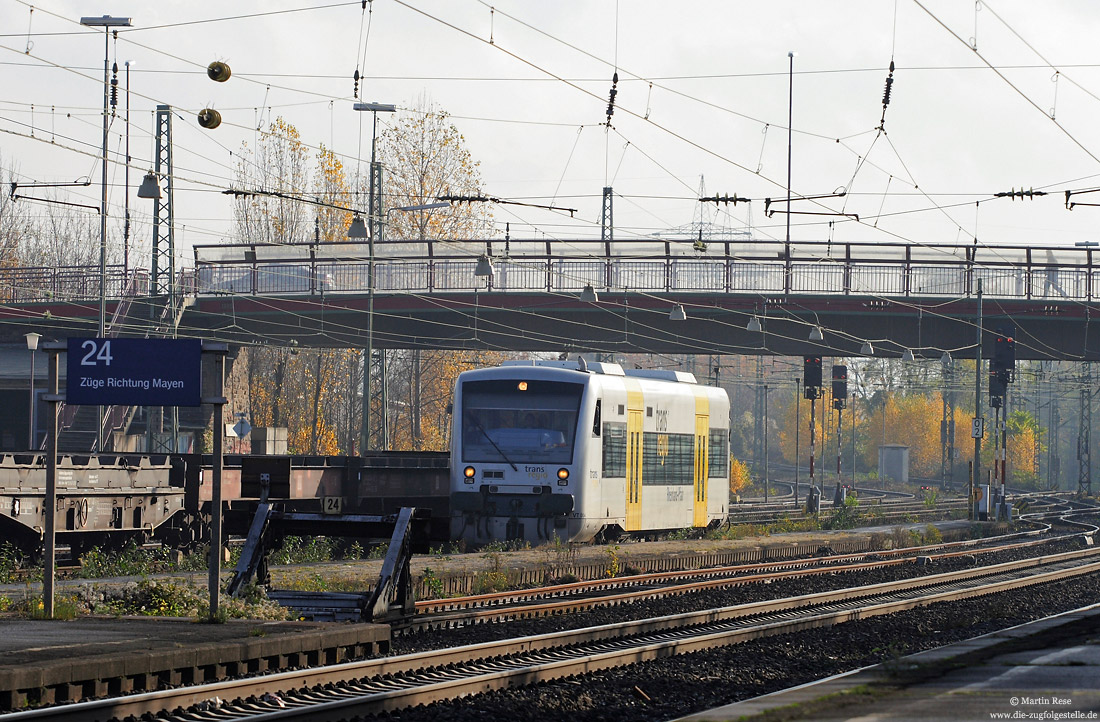 VT004 der Transregio im Bahnhof Andernach