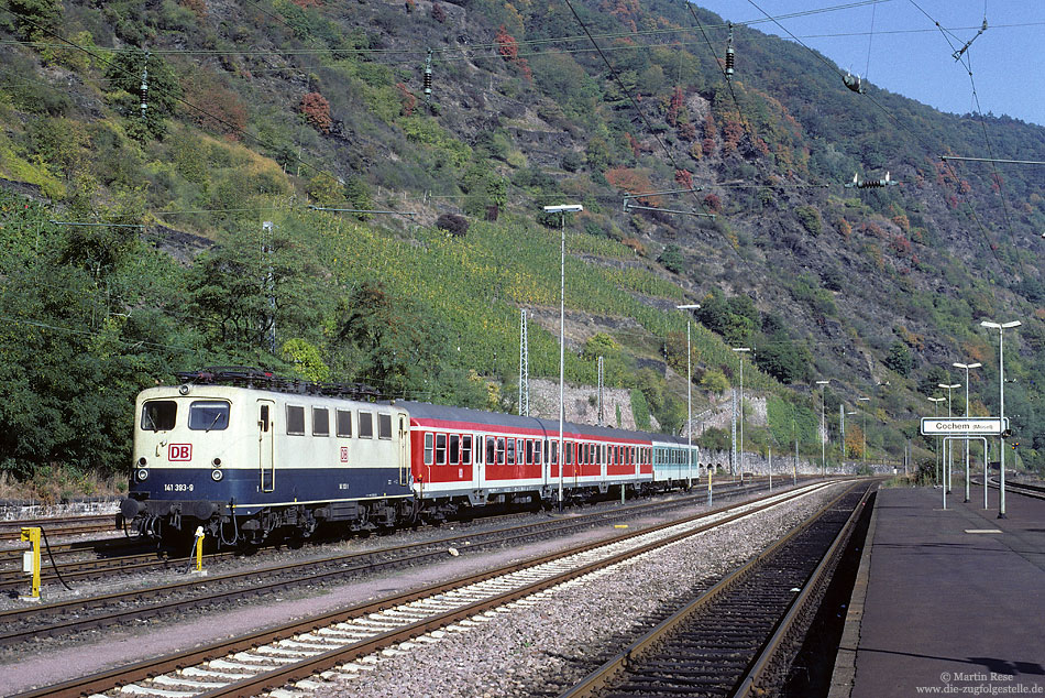 141 393 mit n-Wagen abgestellt in Cochem