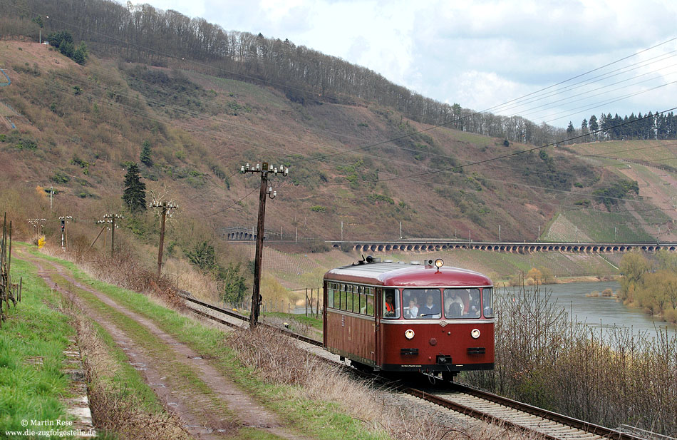 Moselweinbahn nach Traben Trarbach 795 256 beim Plandampfspektakel bei Pünderich