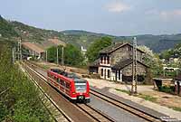 entlang der Moselstrecke: 426 036 als RB12236 Koblenz - Cochem im Bahnhof Hatzenport