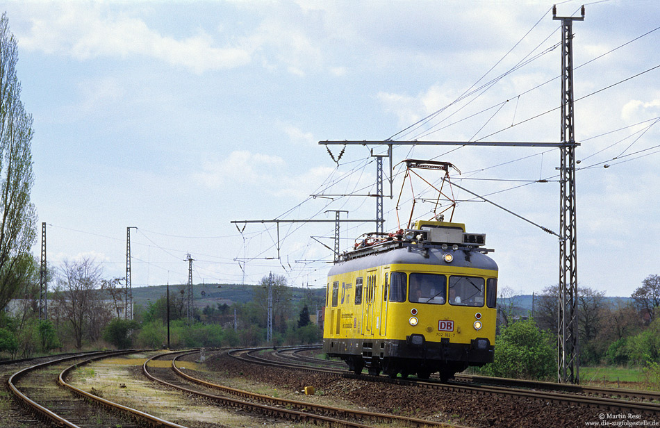 Diagnose-VT 702 163 auf Messfahrt auf der KBS590 bei Röblingen am See