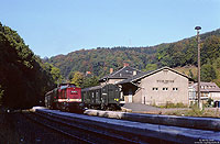 Von Berga Kelbra führt die als „Thyraliesel“ bezeichnete Kursbuchstrecke 592 in das 15 Kilometer entfernte Stolberg (Harz). Mein erster Besuch hier datiert vom 26.10.1991. Seiner Zeit waren die Züge hier noch mit Sangerhäuser 112 bespannt. Am 26.10.1991 hatte sich die 112 288 in Stolberg schon wieder an das andere Zugende gesetzt und wartete auf die Abfahrzeit nach Berga Kelbra. 