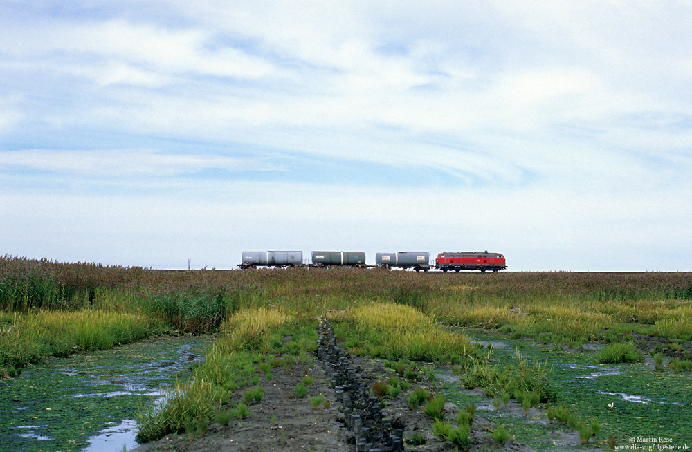 Marschbahn, 218 232 mit Kesselwagen nach Hemmingstedt bei Morsum