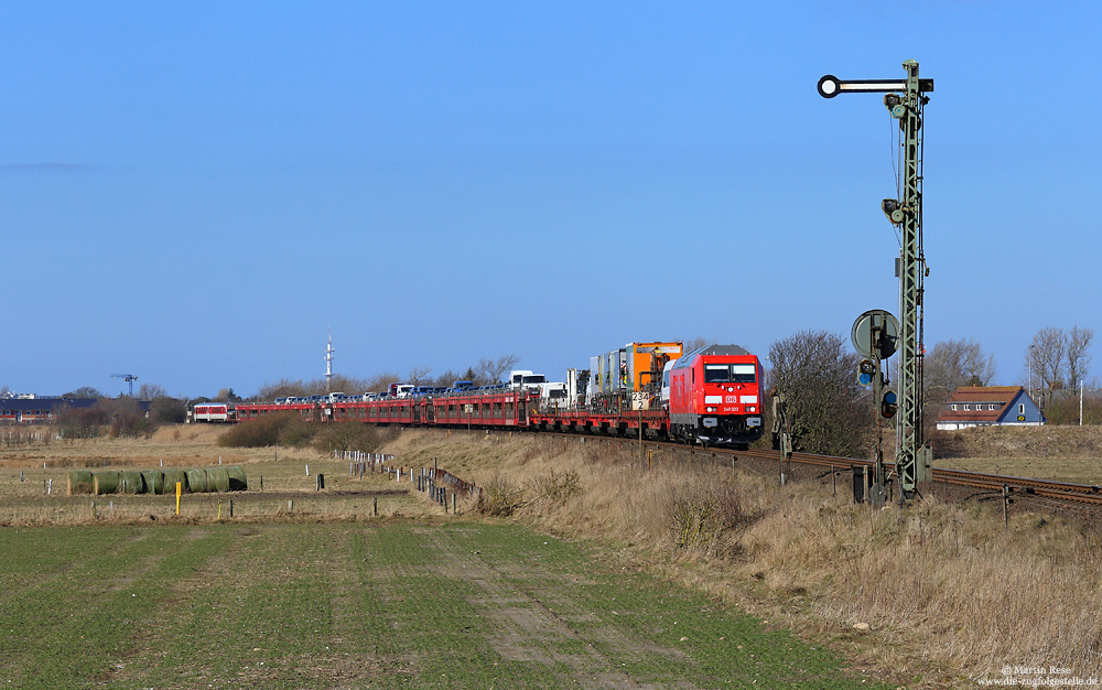 Marschbahn, 245 023 mit Syltshuttle am Einfahrsignal Keitum