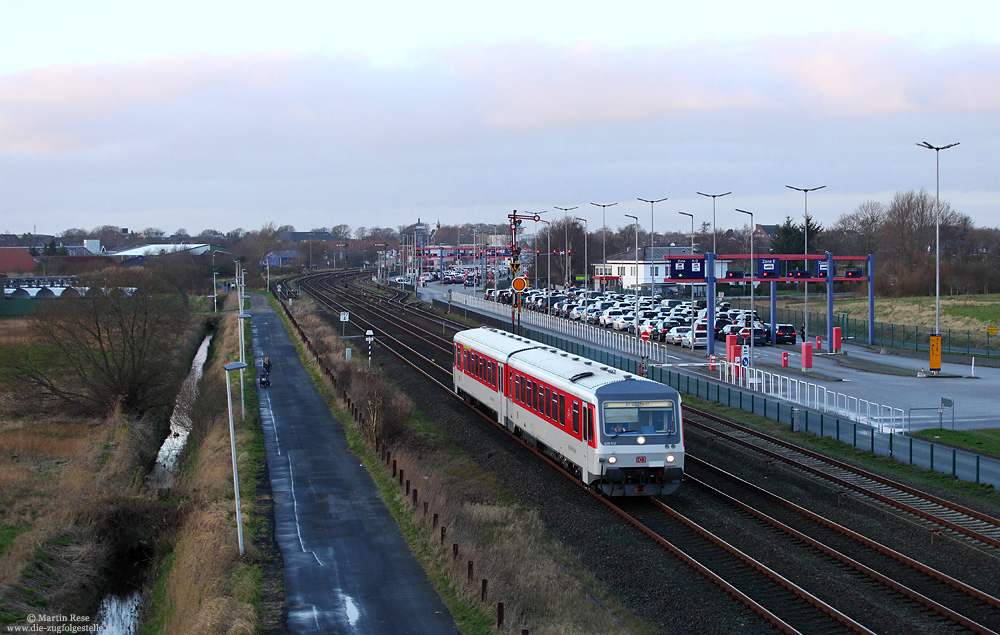 628 502 unterwegs als Sytshuttle Plus SSP1439 bei Niebüll auf der Marschbahn