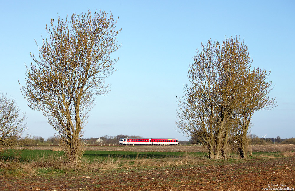 628 512 unterwegs als Sytshuttle Plus bei Risum Lindholm auf der Marschbahn