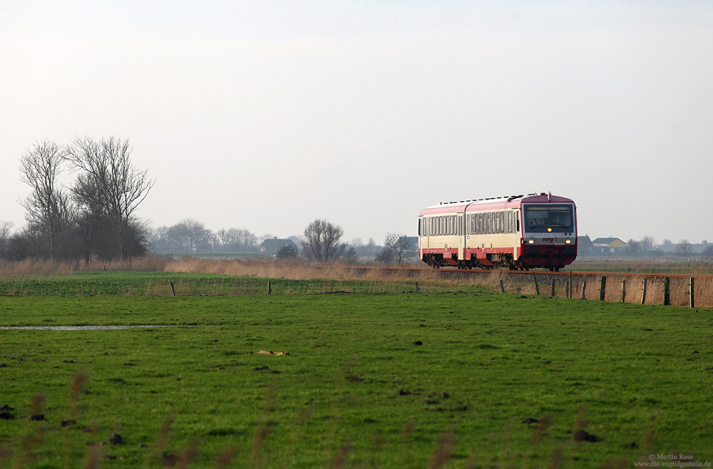 Aus Dagebüll kommend stört der VT505 nur kurz die Ruhe des 30.12.2015 ...