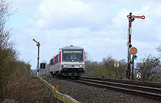 628 501 unterwegs als Sytshuttle Plus am südlichen Einfahrsignal von Stedesand