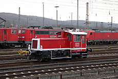 332 294 in orientrot im Werksverschub im Bw Hagen Vorhalle