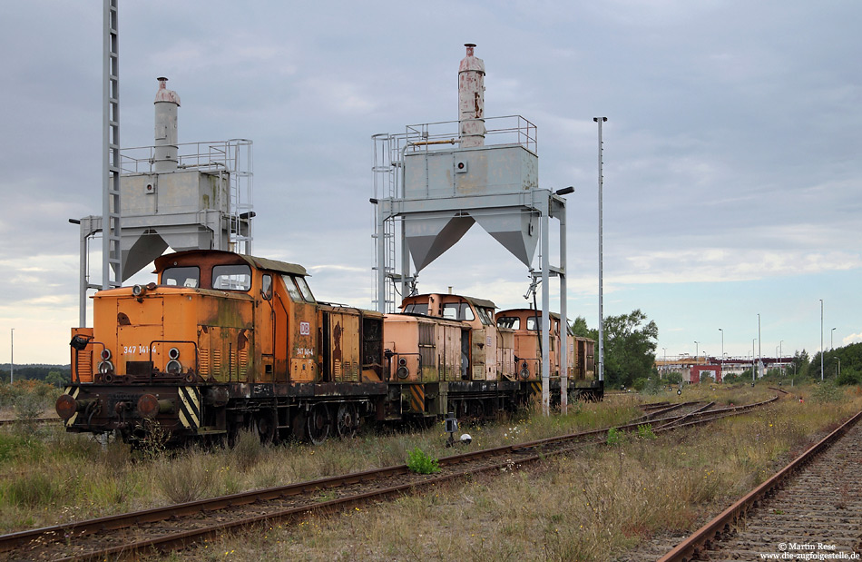 ausgemusterte 347 141, 347 140 und 347 036 im Bahnhof Mukran