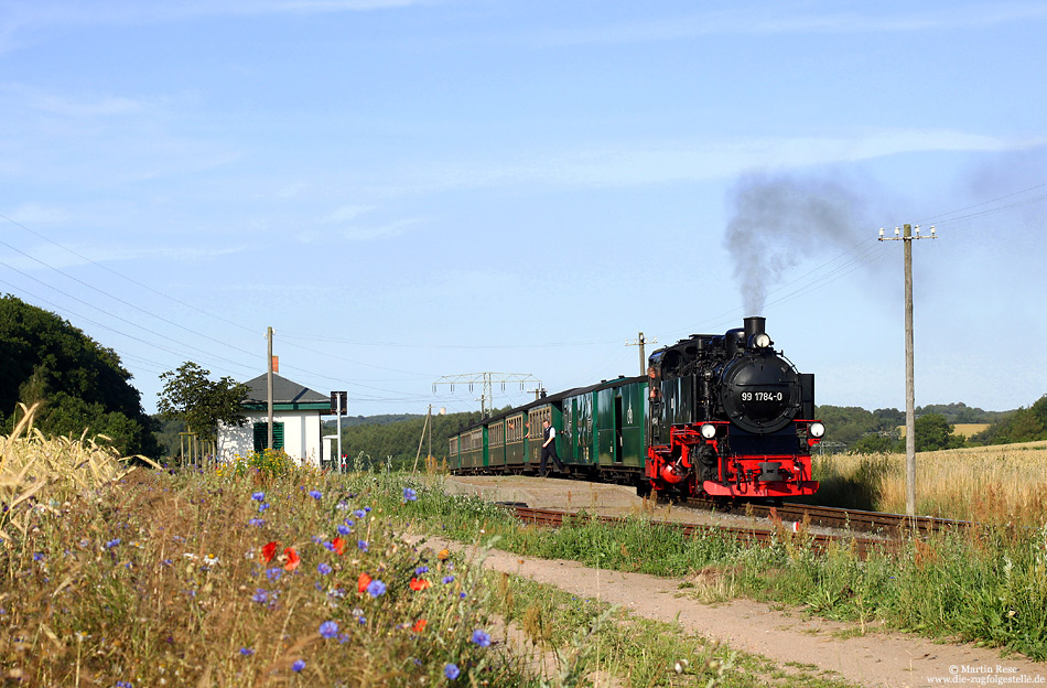 Mit dem P 112 hat die 99 1784 die Haltestelle Seelvitz erreicht...