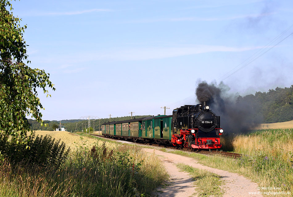 ... und schnauft nach wenigen Augenblicken weiter nach Putbus. 16.7.2009