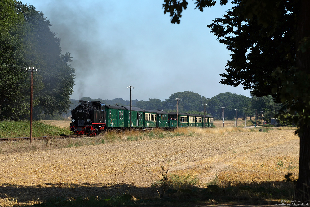 99 4011 der RÜBB bei Beuchow auf Rügen