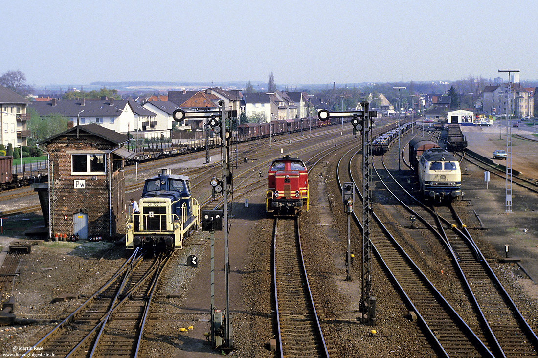 216 057, 261 724 und V131 der Teutoburger Wald Eisenbahn in Paderborn Nord mit Stellwerk Pw
