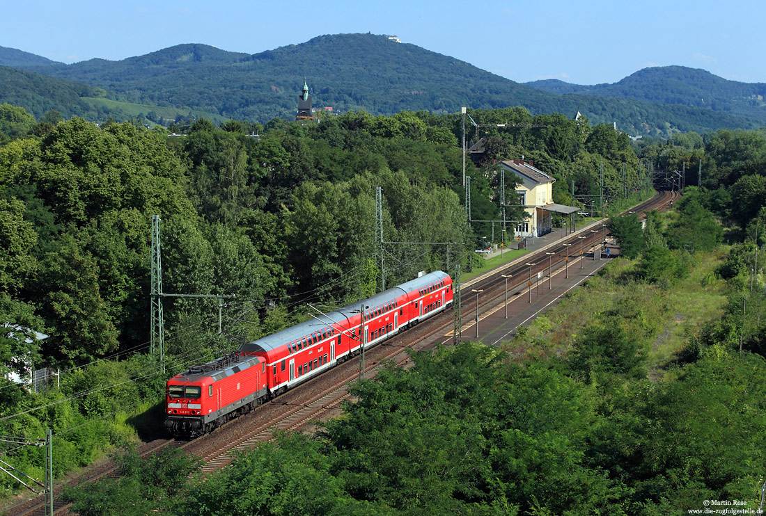 143 919 mit Doppelstockwagen im Bahnhof Bonn Oberkassel