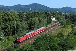 143 919 mit Doppelstockwagen im Bahnhof Bonn Oberkassel