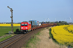 245 021 mit SyltShuttle am Einfahrsignal am Betriebsbahnhof Lehnshallig auf der Marschbahn