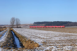 Nahe Othfresen fährt eine 612-Doppeleinheit als RE3611 von Hannover nach Halle