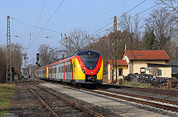 ET352 der Hessischen Landesbahn HLB am ehemaligen Bahnwärterhaus bei Kahl am Main