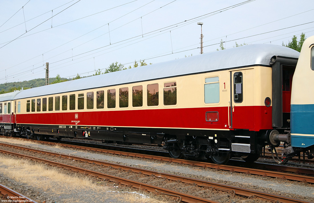 Apmz 121.0 (61 80 18-94 008-9) in rot beige in Siegen