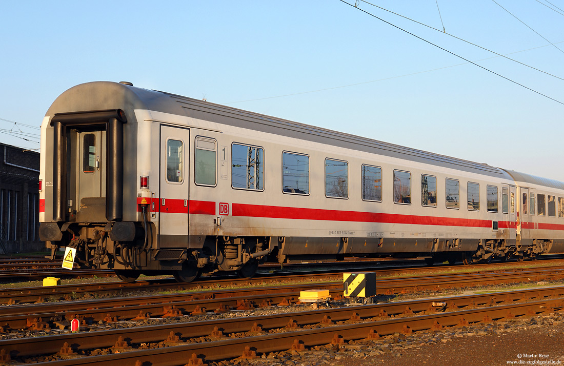 Weißer Avmmz 106.1 (61 80 19-91 134-5) in Köln Bbf