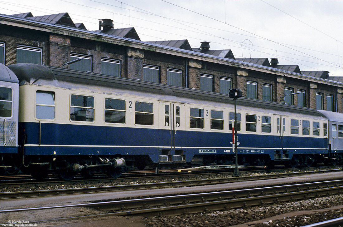 Silberling-Prototyp Bnb 718 (50 80 21-03 908-8) in Paderborn Hbf