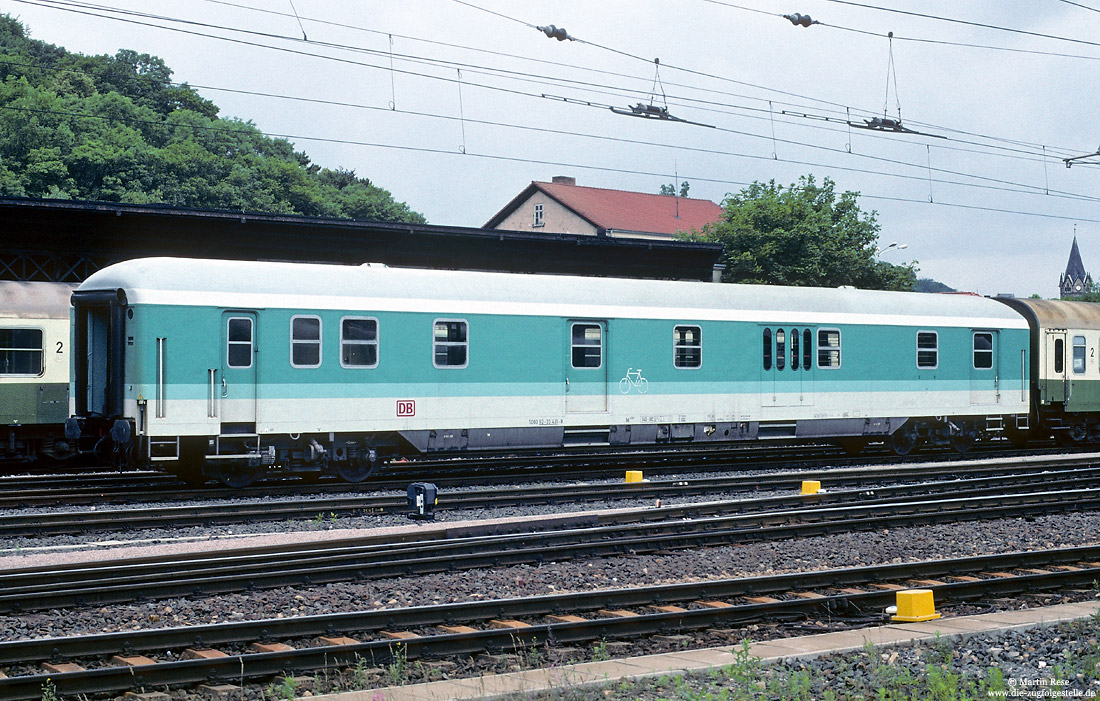 Packwagen Dd 498.2 (50 80 92-33 431-9) in Mintgrüner Lackierung in Eisenach