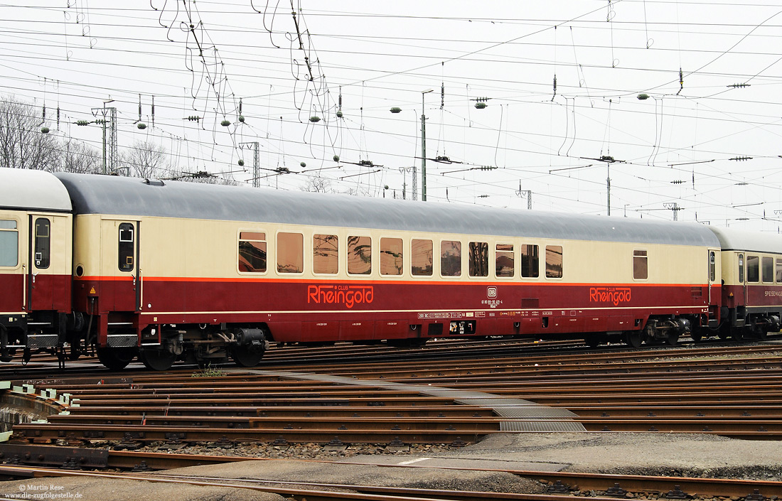 Rheingold-Clubwagen WGmh 804 (61 80 89-90 401-4) in Köln Bbf