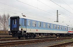 1. Klasse InterRegio-Wagen Aimz 261.4 (51 80 13-94 048-5) in Dortmund Bbf