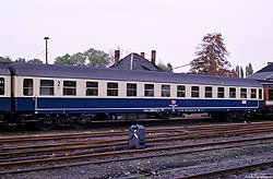 Schnellzugwagen Bm 239 (50 80 22-42 816-4) ozeanblau beige in Schmalkalden