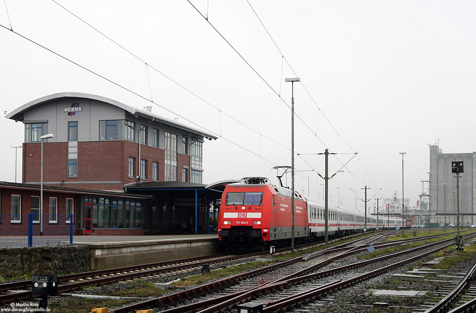 Am 29.10.2007 stand mal wieder Emden Außenhafen auf meinem Dienstplan. Bis zur Abfahrt mit dem IC 432 nach Köln, war noch ein wenig Zeit - gerade mal für ein Foto.