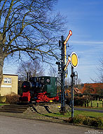 Am Bahnhof Lathen steht seit 1978 eine Schmalspurdampflok als Denkmal. Die Lok war übrigens nie auf der bis 1957 schmalspurigen Hümmlinger Kreisbahn im Einsatz. Gebaut wurde die Lok 1918 bei Krauss und war bis 1970 bei der Österreichischen Alpine-Montan-Gesellschaft im Einsatz.